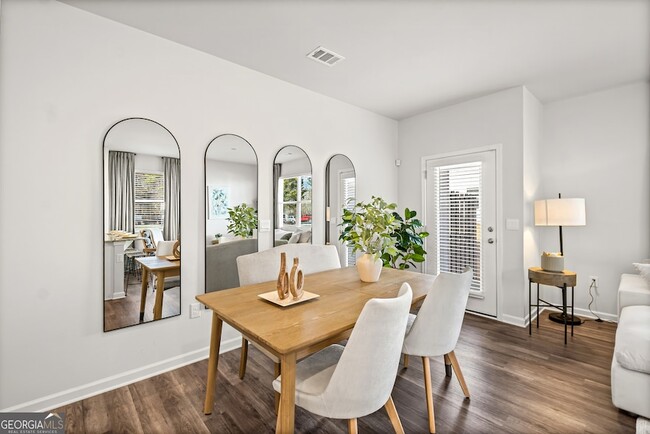 Building Photo - 3 Silverbell Ln NW