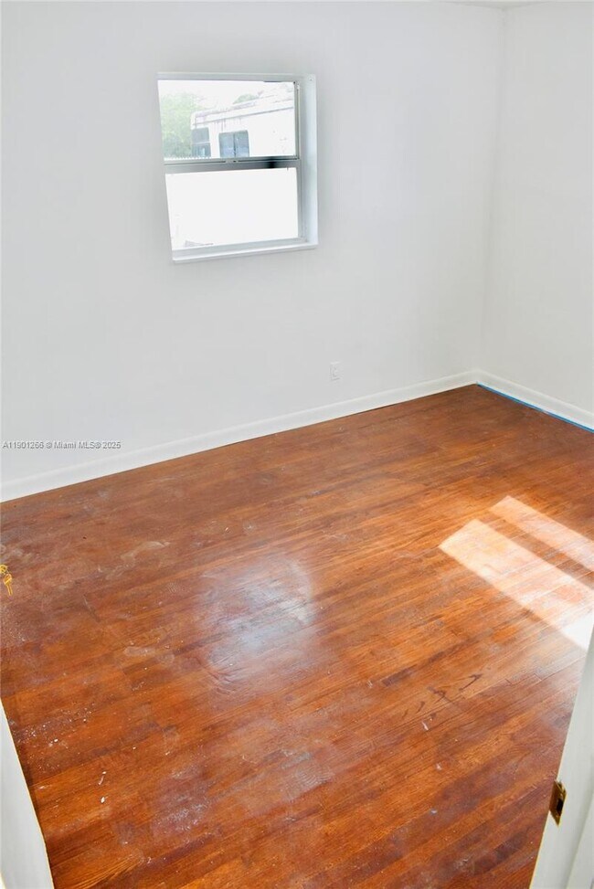 Building Photo - 2280 SW 43rd Ave