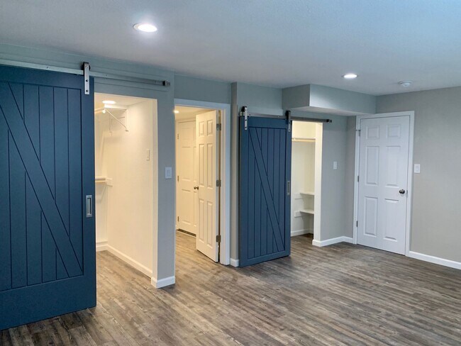 Building Photo - *STUNNING* 3 BEDROOM IN STETSON HILLS