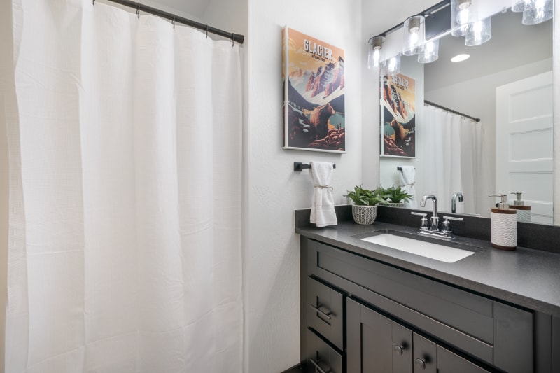 Building Photo - 519 1st Ave E