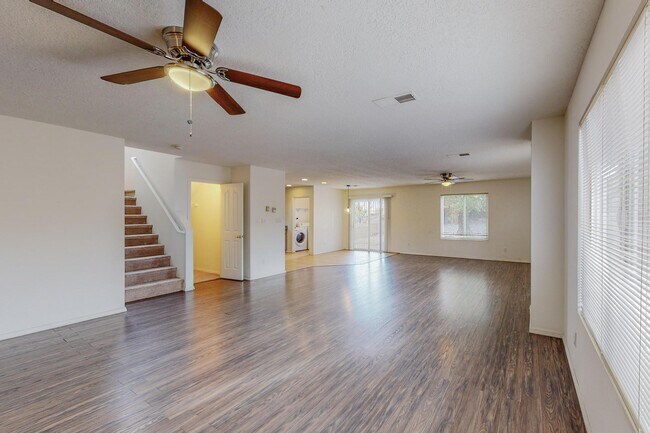 Building Photo - 6056 Malpais Park Ave NW