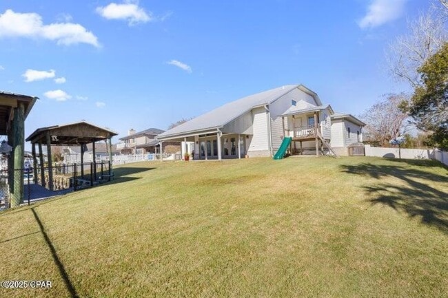 Building Photo - 2205 N Harbour Dr