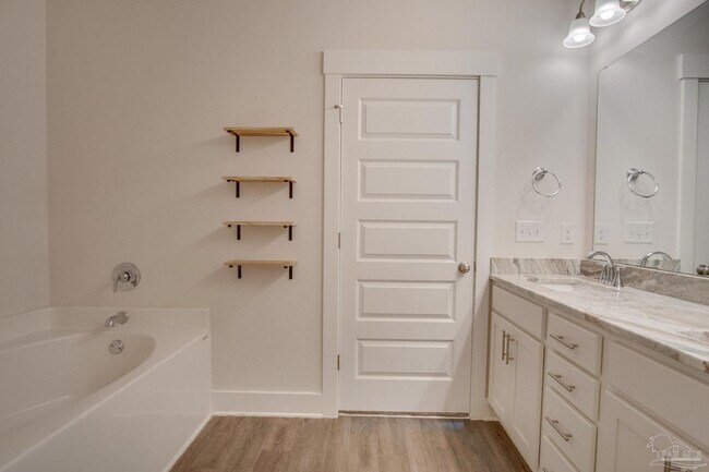Building Photo - 713 Brambling Ct