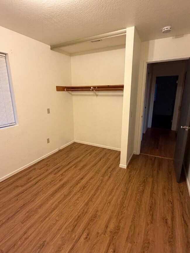 Building Photo - 11100 La Honda Rd