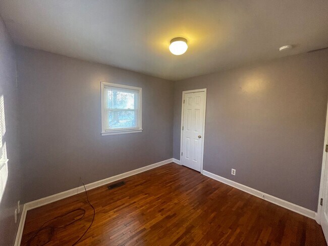 Building Photo - 3 Bedroom House Murray City Limits