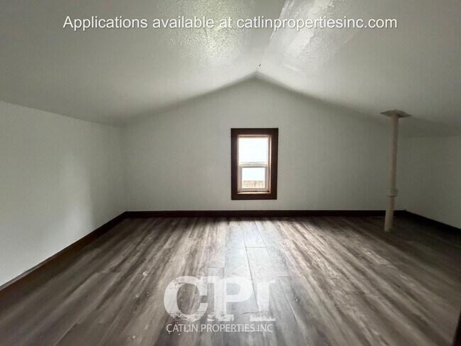 Building Photo - 305 Rosewood- Kelso, WA