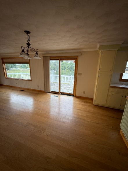 Building Photo - 1059 Crown Point Dr