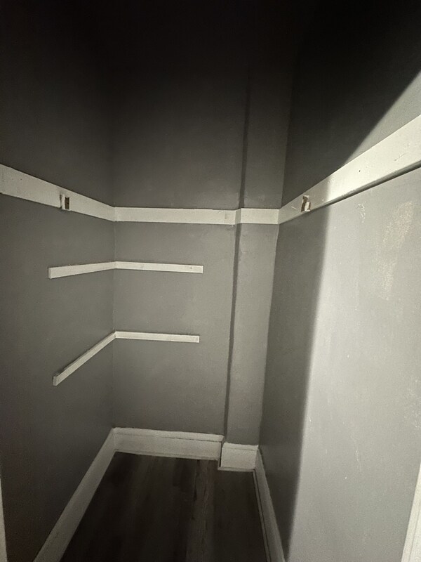 Building Photo - 1442 W 101st St