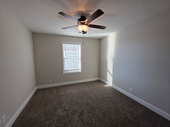 Building Photo - Live Where Comfort Meets Convenience in This Stylish 3 Bedroom Townhome