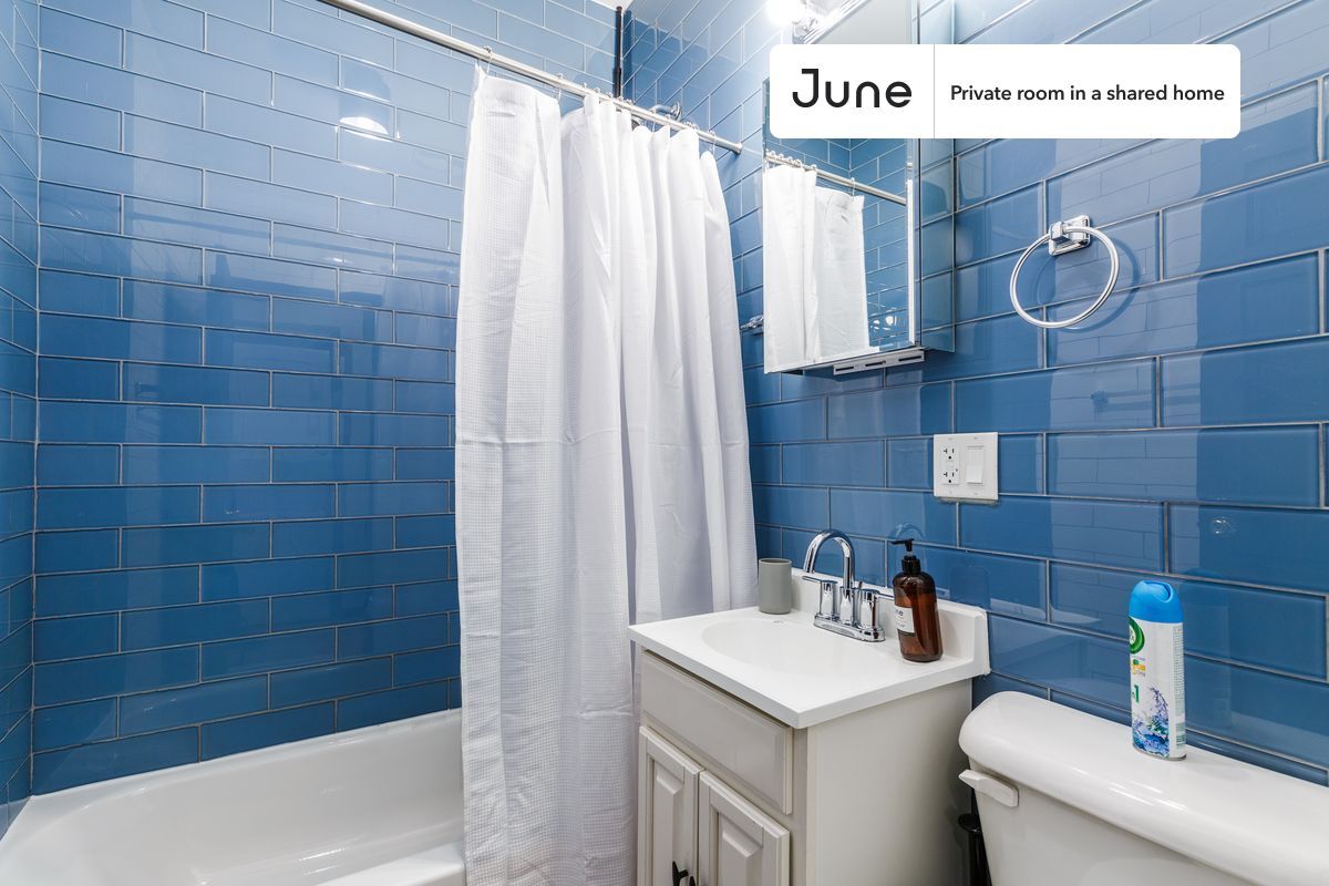 Building Photo - Room in Shared 3 bed/1 bath home