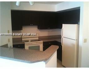 Building Photo - 3340 Pinewalk Dr N