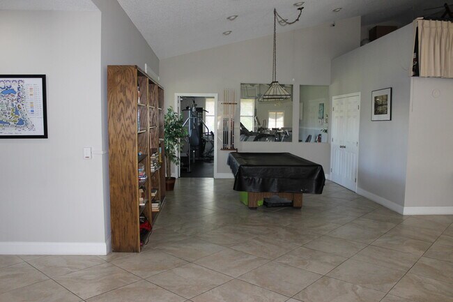 Building Photo - 3345 Lucerne Park Dr