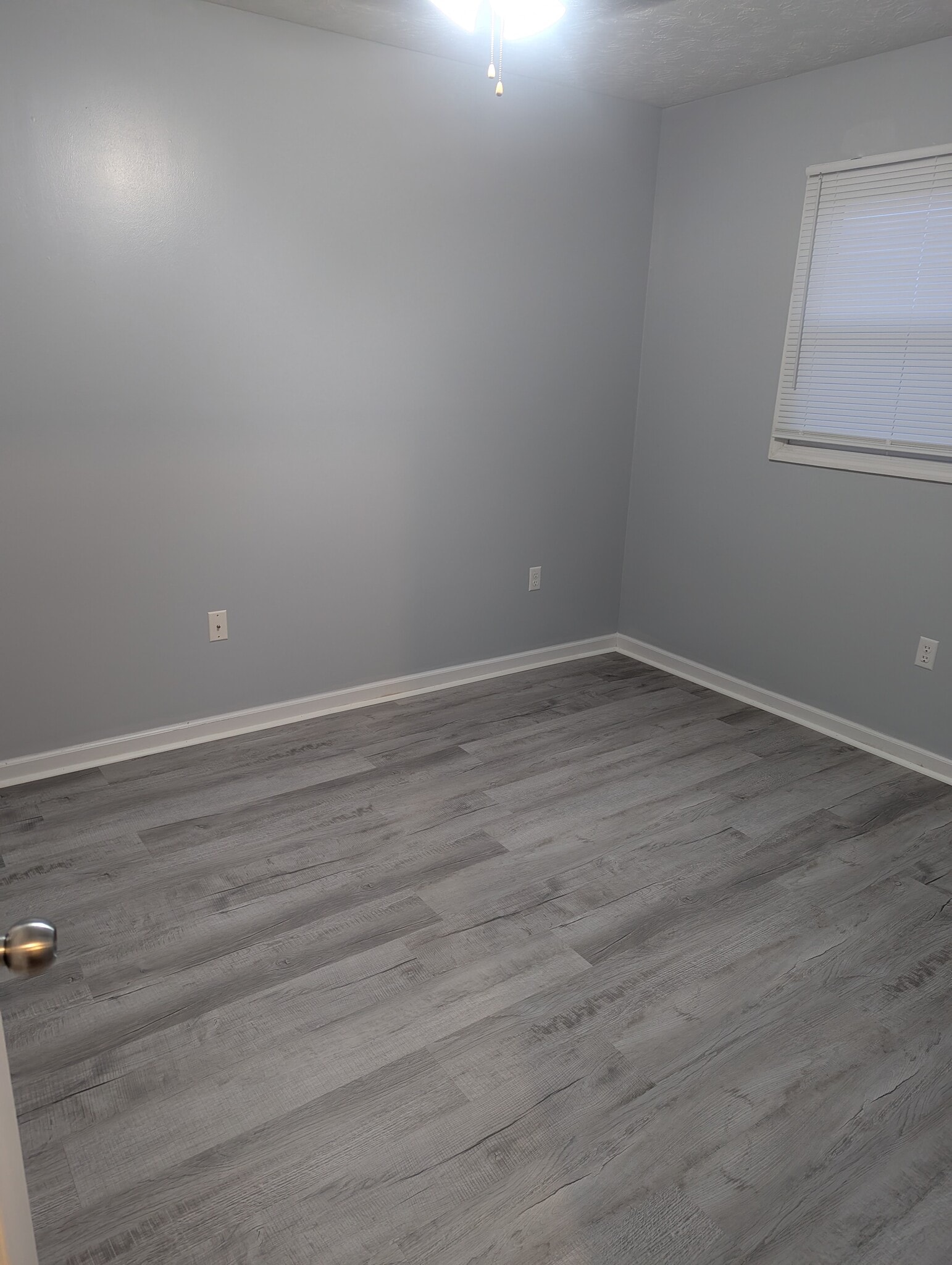 Building Photo - 1075 Raintree Dr