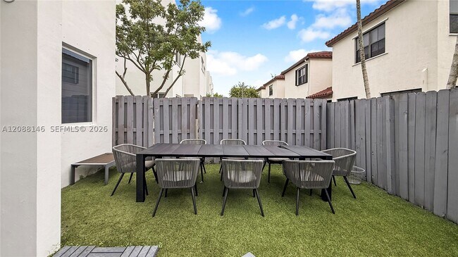 Building Photo - 10232 NW 71st Terrace