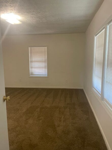 Building Photo - 2294 Bouldercrest Rd