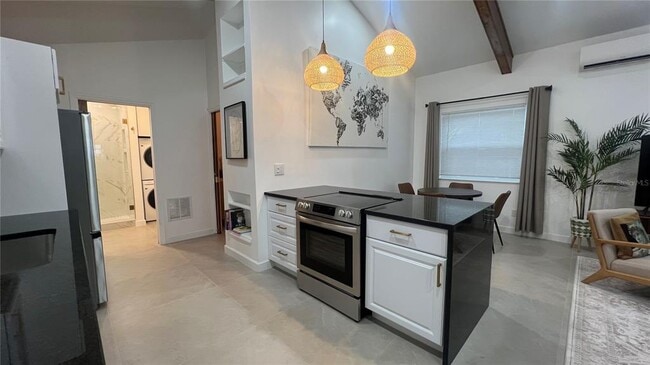 Building Photo - 1230 Essex Dr N