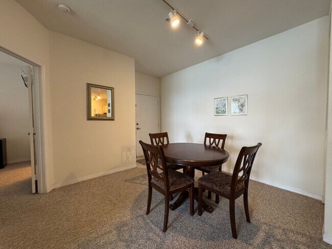 Building Photo - Fully Furnished 2-Bed, 2-Bath Condo with W...