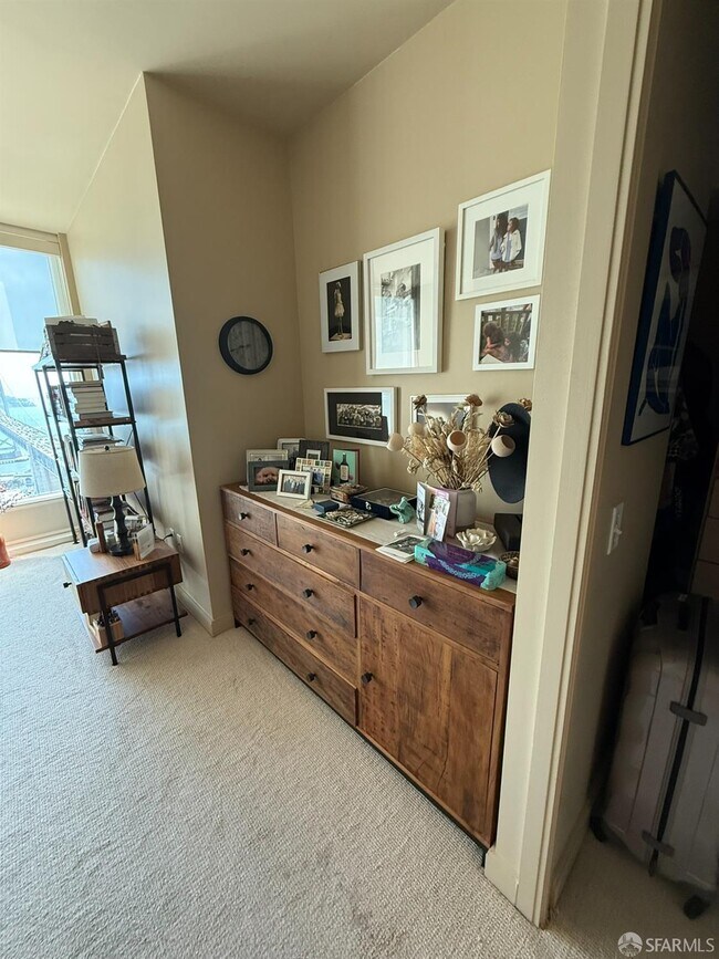 Building Photo - 425 1st St