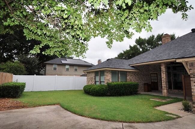 Building Photo - 2212 Diamond Point Dr