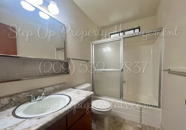 Building Photo - 94 S Norlin St