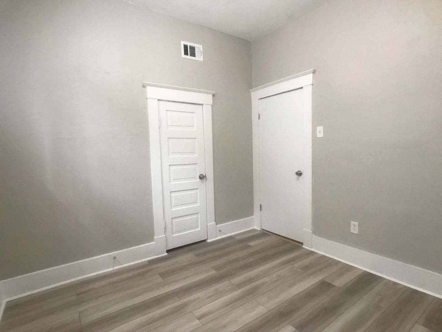 Building Photo - 1122 E 37th St