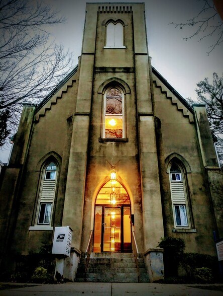 Building Photo - 14 S Bradford St