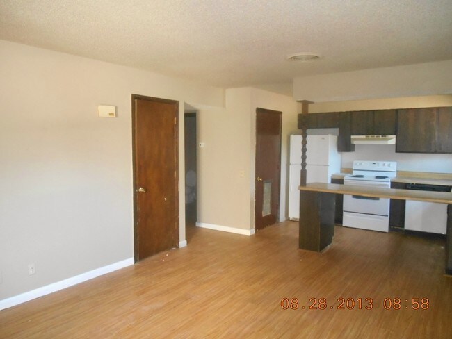 Building Photo - 303 W Olive St