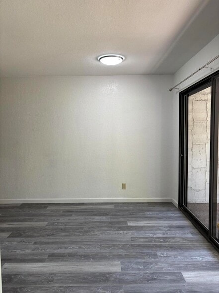 Building Photo - 5175 E Waverly Dr