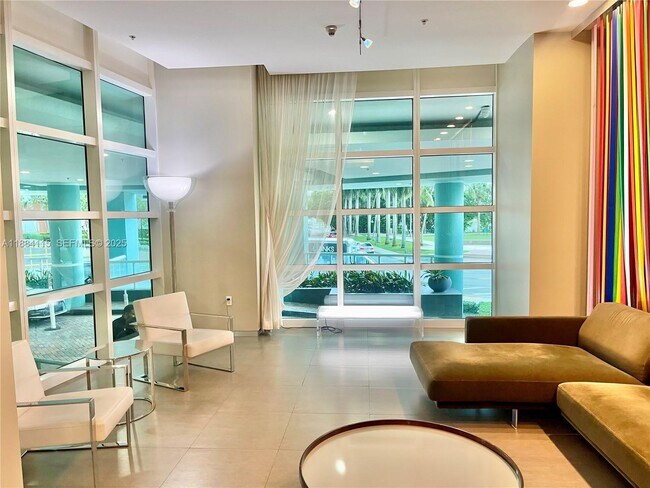 Building Photo - 1900 N Bayshore Dr