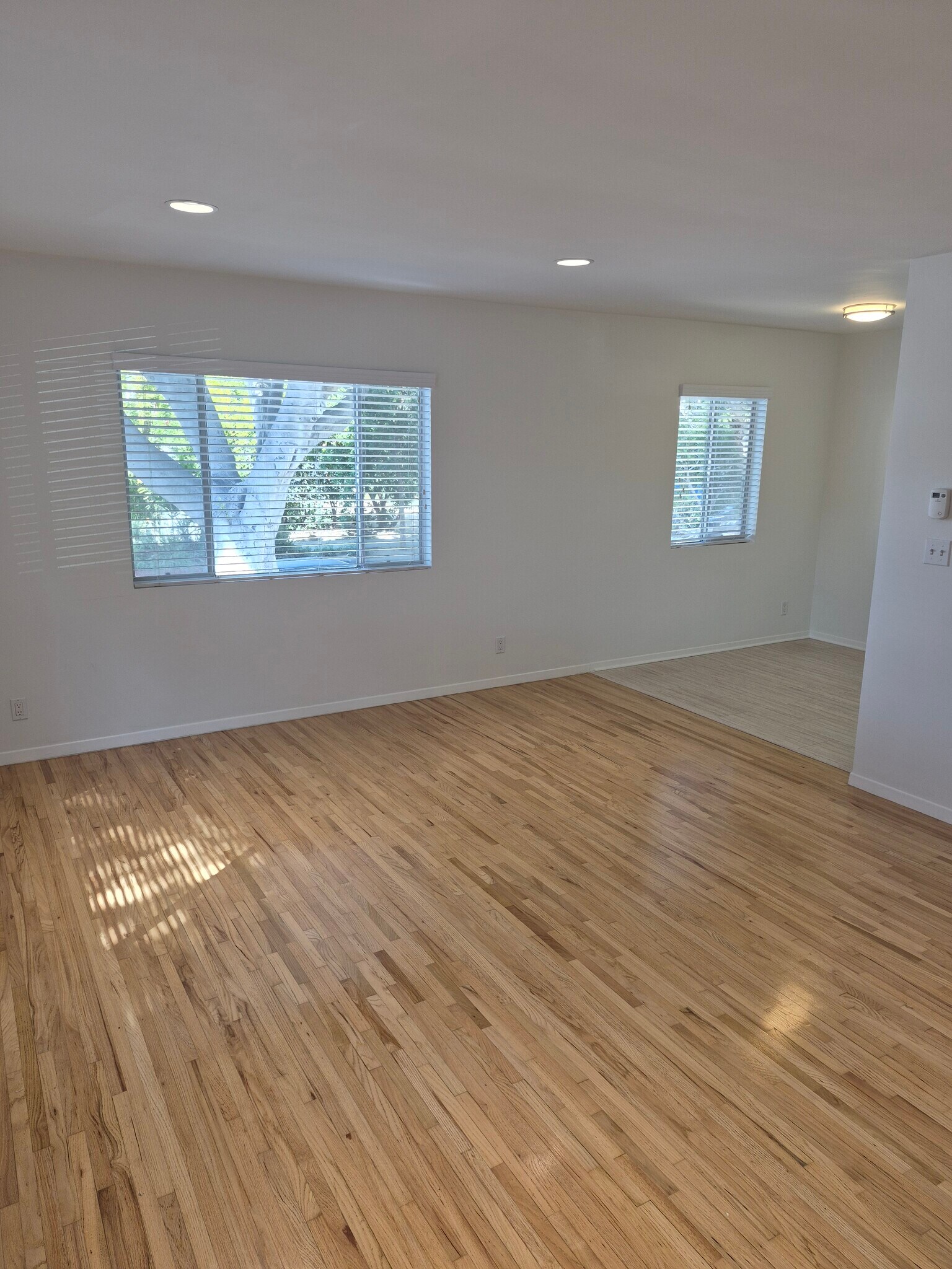 Building Photo - 511A Strand St