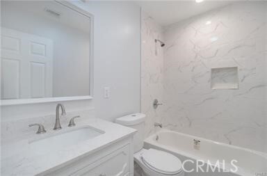 Building Photo - 225 N San Antonio Ave