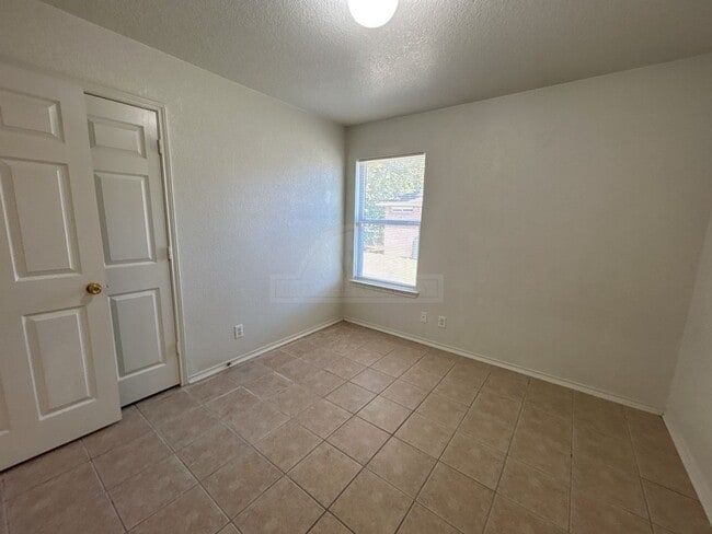 Building Photo - 207 Dale Earnhardt Dr