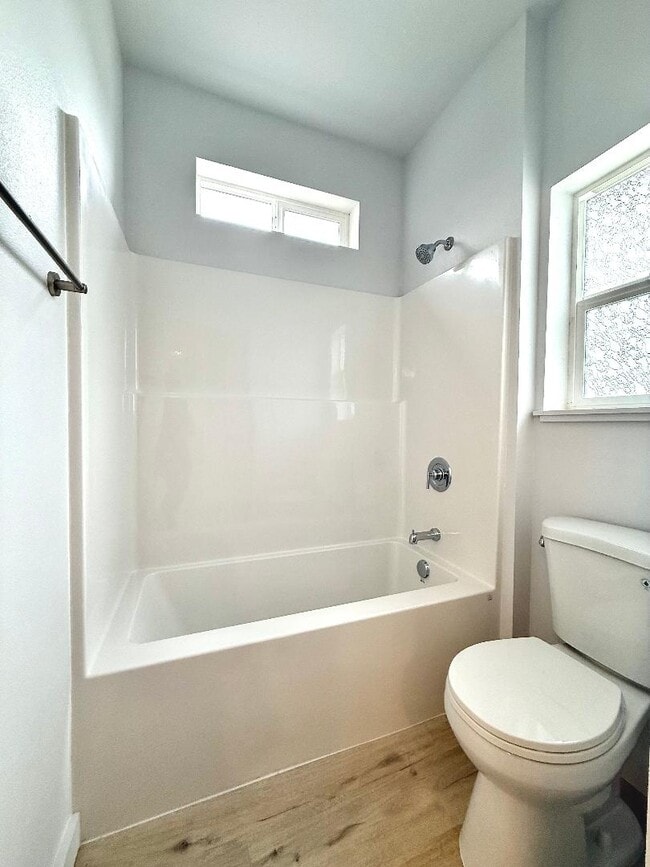 Building Photo - 2392 Karen Ct