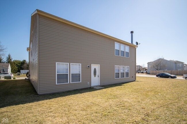 Building Photo - 1566 Howell Dr