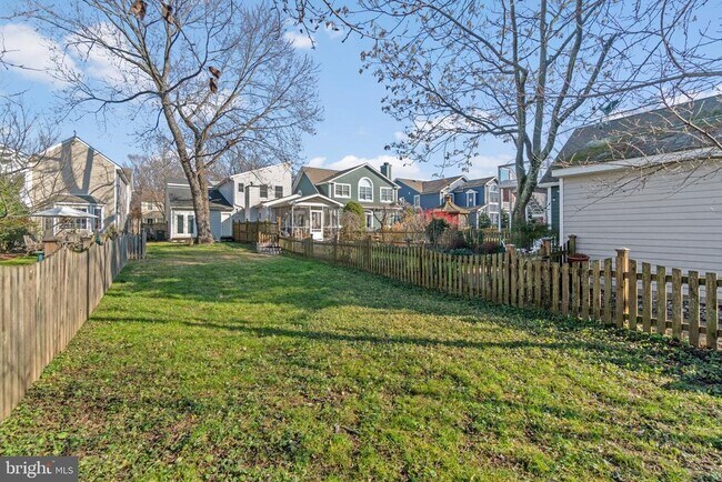 Building Photo - 516 Second St