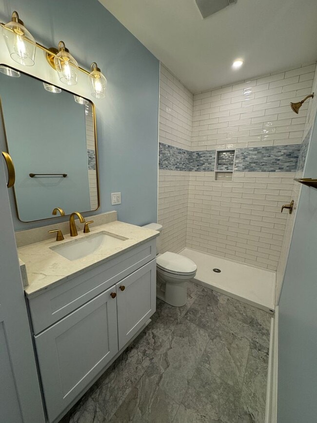 Building Photo - Spectacular Renovation!