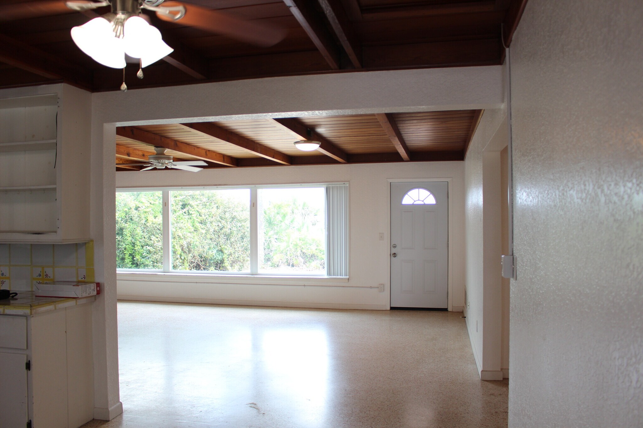 Building Photo - 1215 N Atlantic Ave