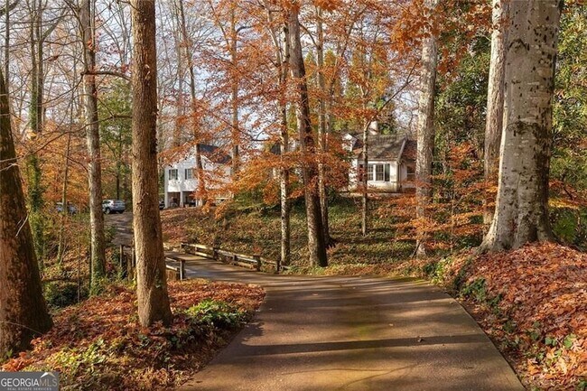 Building Photo - 444 Burlington Rd NE