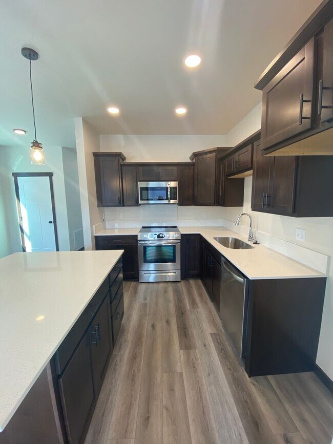 Building Photo - The Villages at River View Ridge