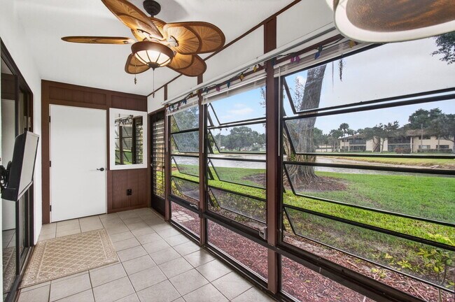 Building Photo - 15496 Lakes of Delray Blvd