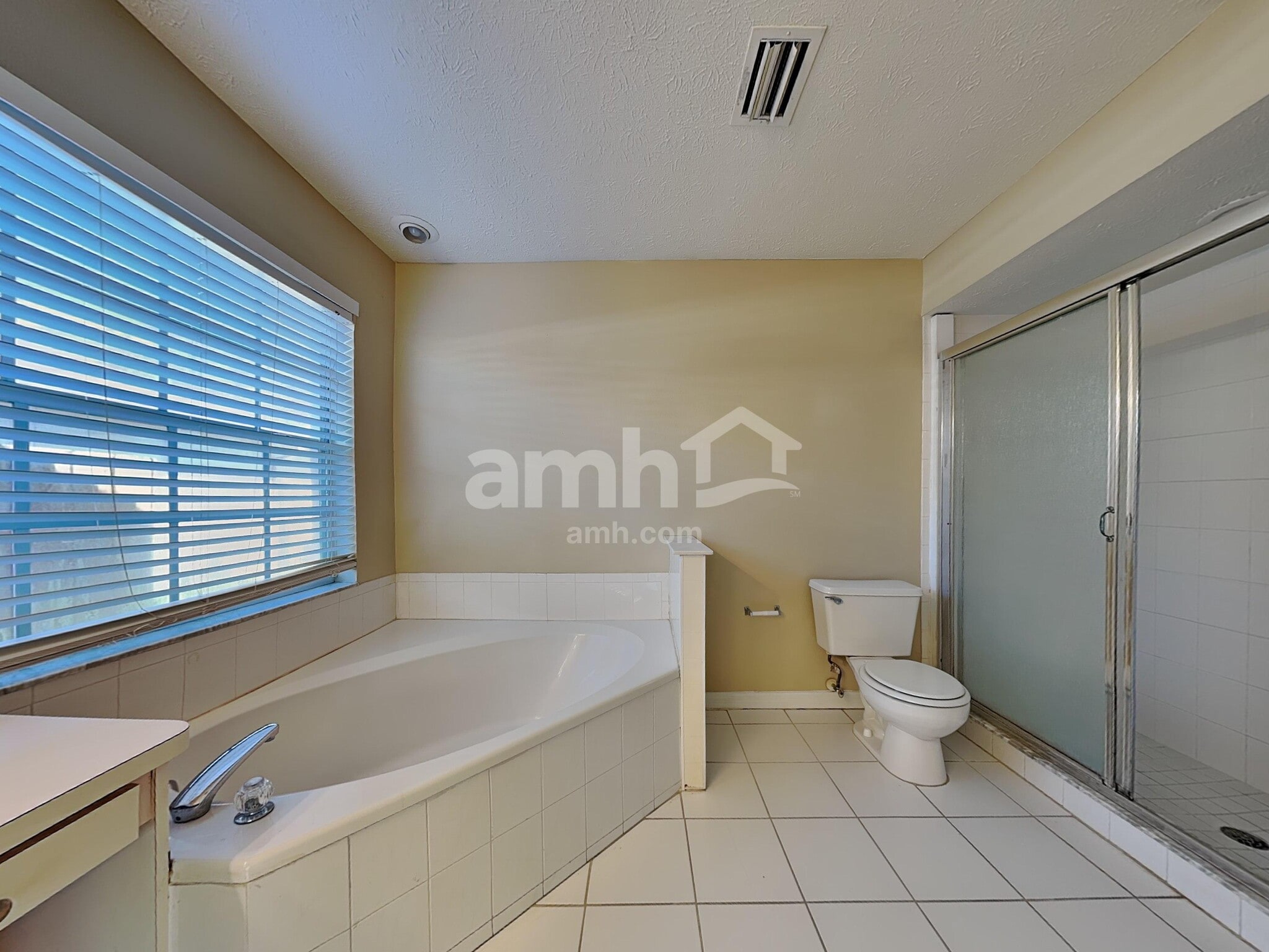 Building Photo - 7909 Hathaway Dr