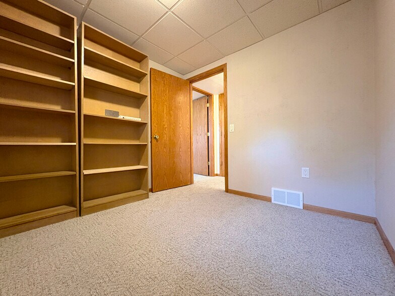 Building Photo - 6214 Adobe Way