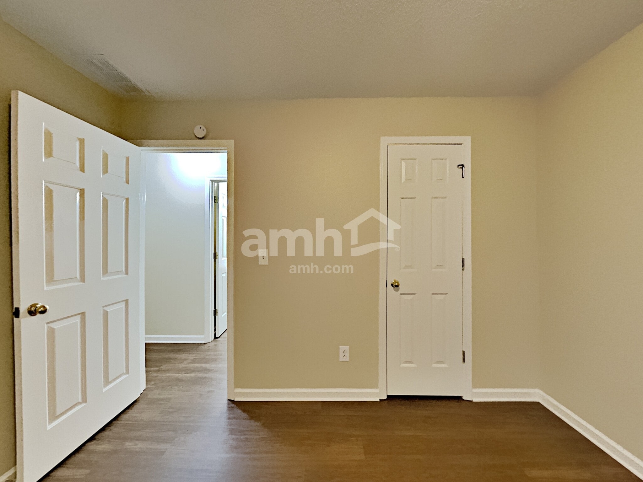 Building Photo - 2046 Township Dr