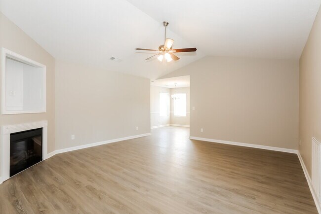 Building Photo - 1060 Navaho Trail