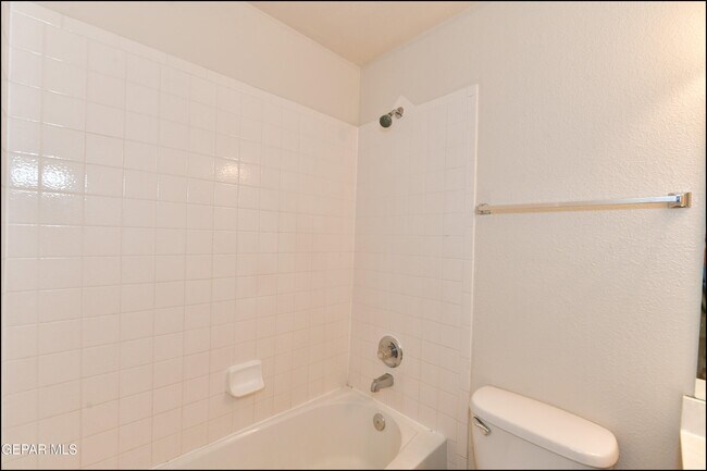 Building Photo - 3112 Tierra Ayala Dr