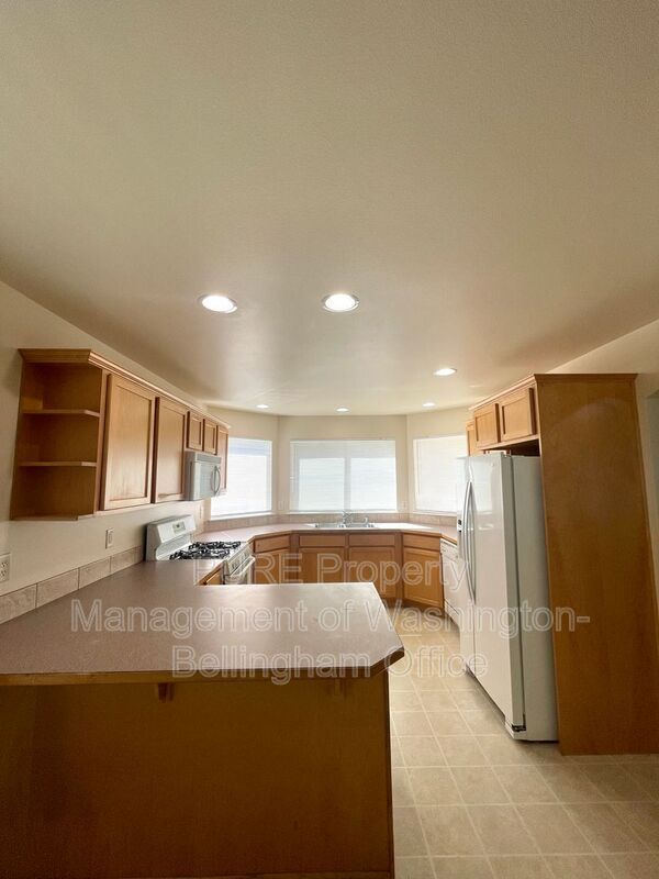 Building Photo - 901 Orchid Pl