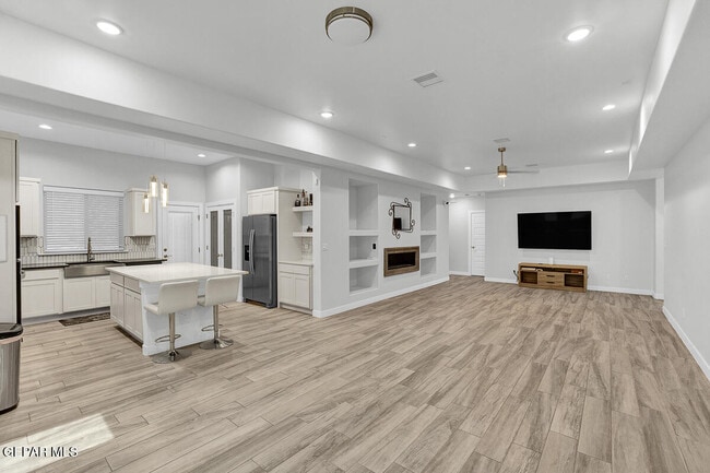 Building Photo - 13405 Emerald Glass Dr