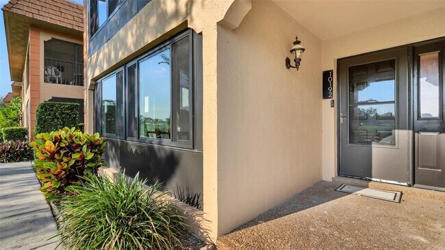 Building Photo - 10192 Seminole Island Dr