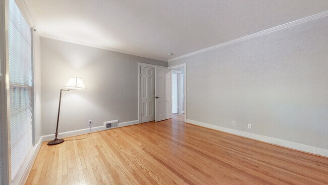 Building Photo - 802 Timber Ln