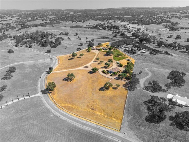 Building Photo - 6750 Golden Pheasant Ln